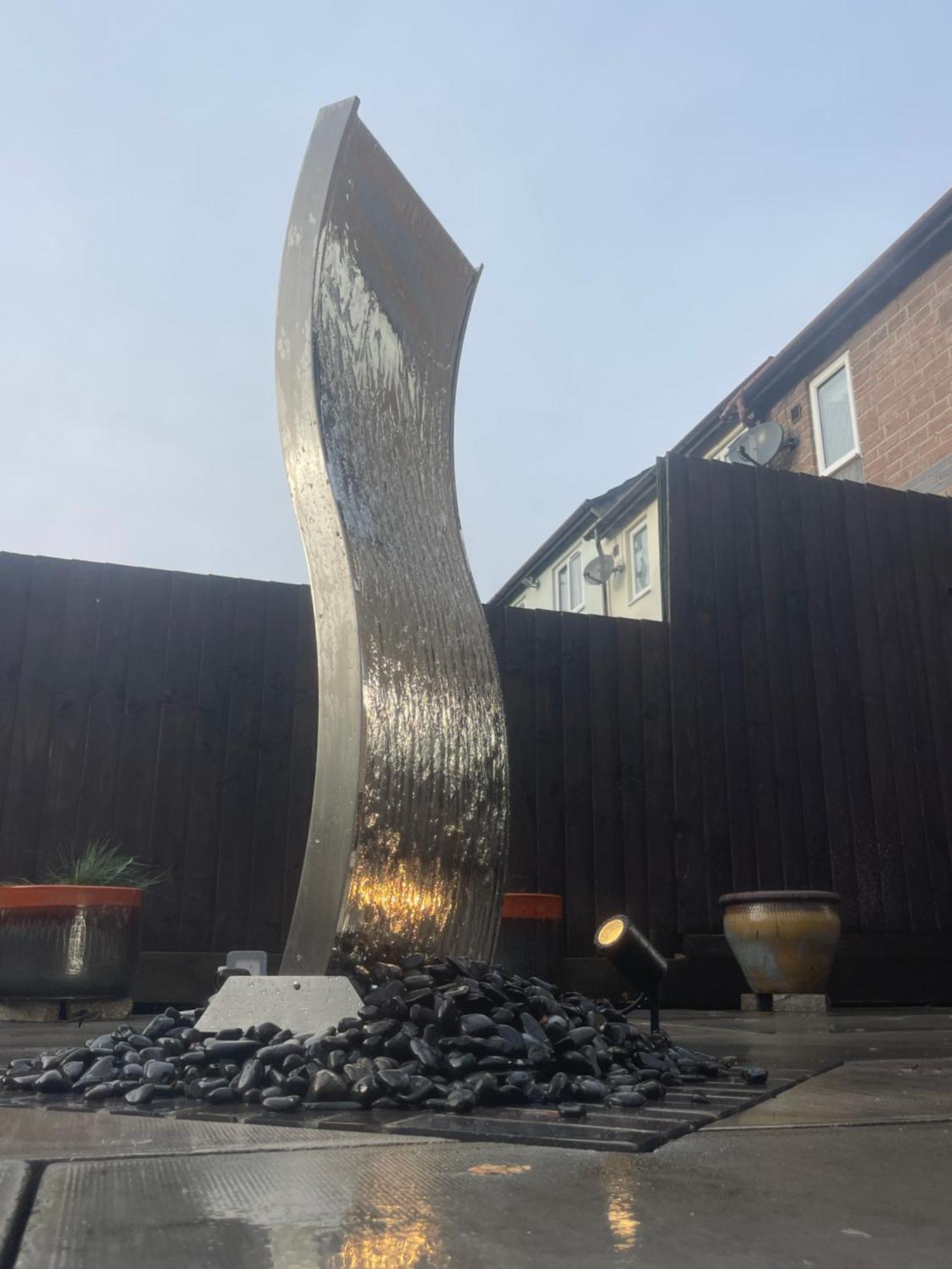 Riverside 2 Bedroom Townhouse With Car Charger 阿伯加文尼 外观 照片