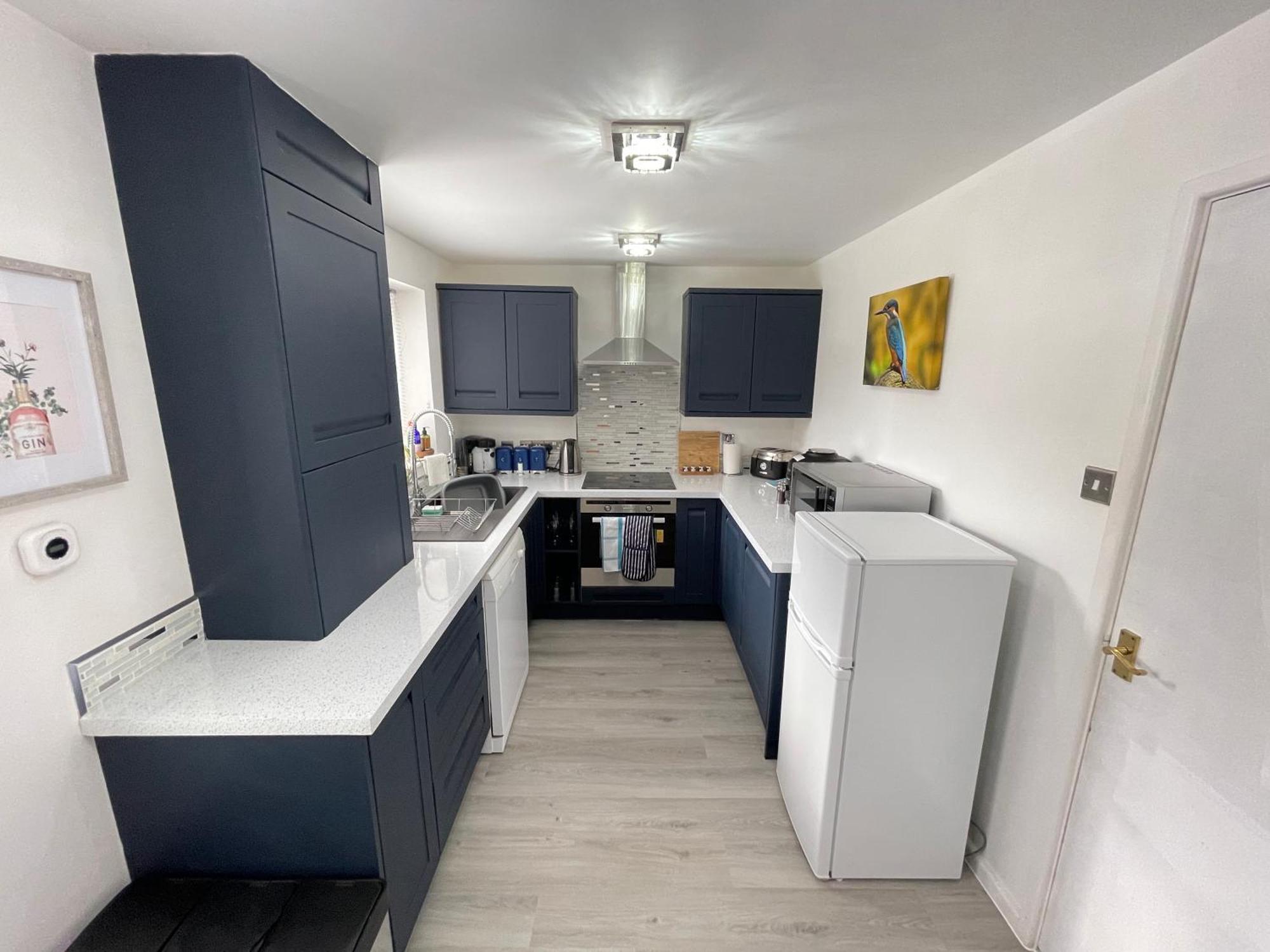 Riverside 2 Bedroom Townhouse With Car Charger 阿伯加文尼 外观 照片